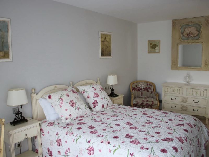... a traditional provencal bedroom ...