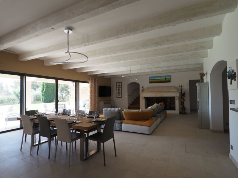 ... salle à manger d'intérieur ...