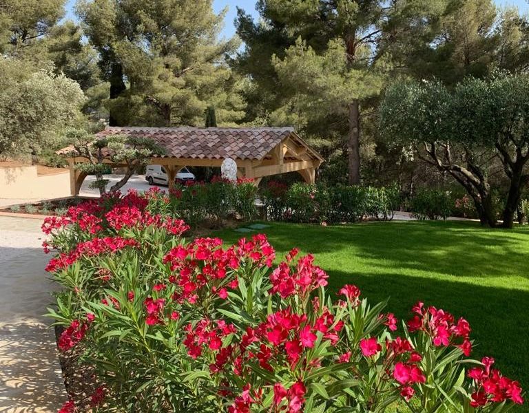 ... garage à voiture ...